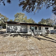 3BR | Spacious | Close to Restaurants & Stores